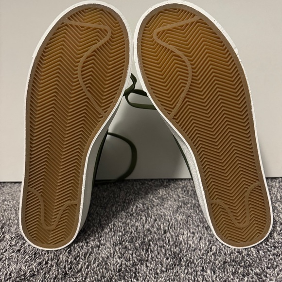 NIKE Blazer Mid 77 Asparagus - Picture 8 of 11